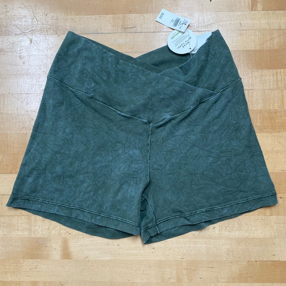 Aerie Green Crossover Biker Shorts - Picture 2 of 3